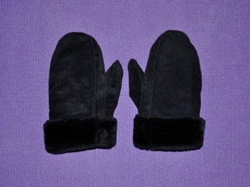 Czarne skórzane rękawiczki