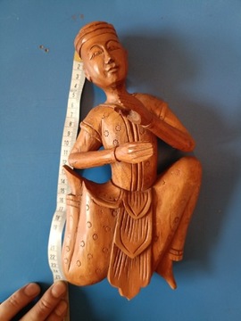 Drewniana rzeźba prl figurka 