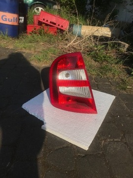 Lampa tylna lewa Skoda Fabia I sedan 6Y6 945 111B