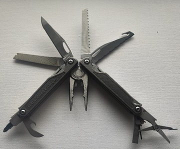 Leatherman Charge - Multitool 