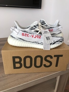 Yeezy Boost 350 v2 Zebra