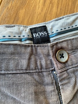 Sztruksy Hugo Boss rozm. 50