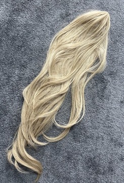 Kitka 65 cm na klamrze nowa blond sztuczne włosy