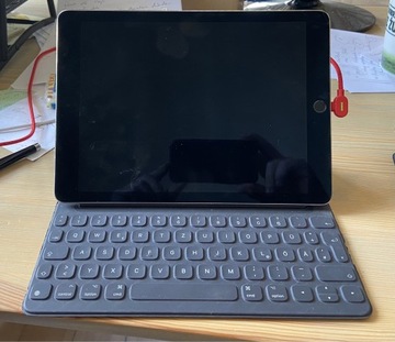 ipad PRO 128gb , 9,7” , cell / wifi + klawiatura