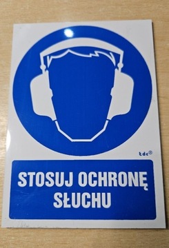 STOSUJ OCHRONE SŁUCHU.