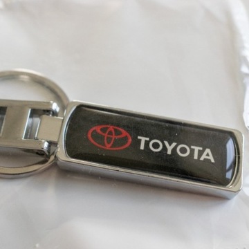 Metalowy brelok breloczek Toyota