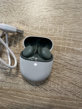 Słuchawki Google Pixel Buds a series AirPods 2 3