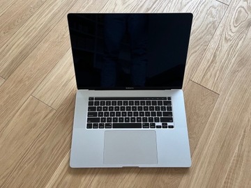 MacBook Pro 16" 2019 Intel Core i9 64GB/8TB/srebr.