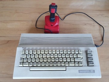 Commodore C64 - personal computer + Joystick