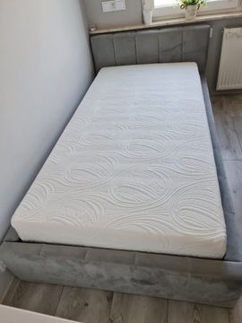 Łóżko tapicerowane Jennifer