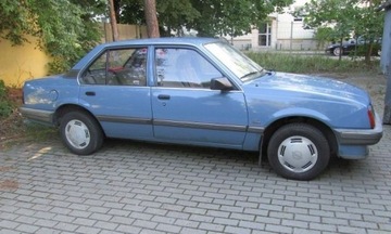 Opel Ascona 1985r