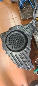 Jeep Grand Cherokee subwoofer