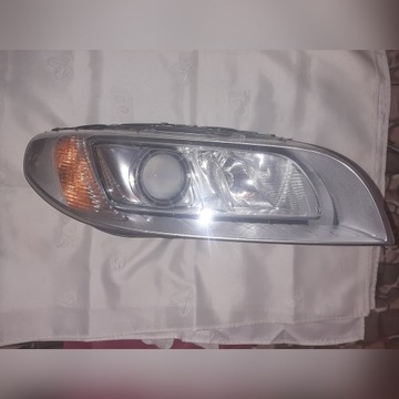  Lampa prawa  bi xenon volvo s80 v70 po lifcie.