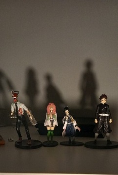 figurki chainsawman i trzy z demon slayer OPIS!!