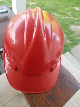 Kask BHP , czerwony kask budowa