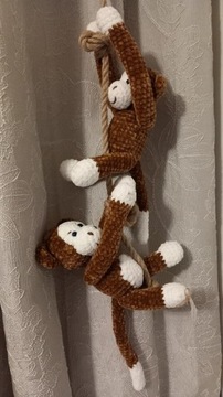 Małpki i misie pluszowe wykonane szydełkiem. 