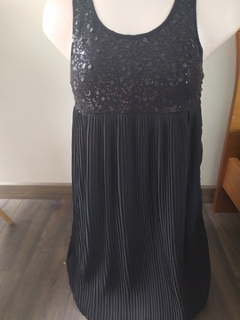 Sukienka czarna plisy Cadeau 164 cm
