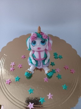 Laleczka LOL unicorn na tort z masy cukrowej 
