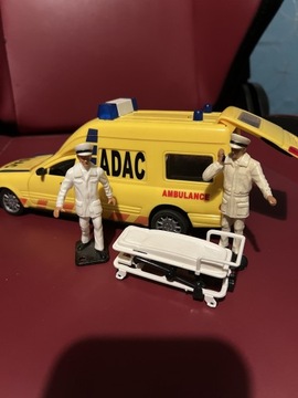 Dla kolekcjonerów Ambulans ADAC plastik