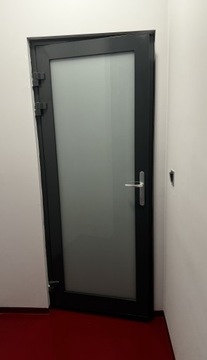 Drzwi wewnętrzne aluminiowe