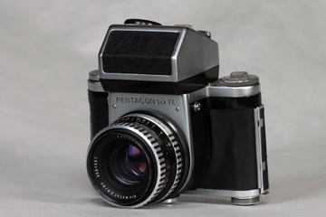 Aparat Pentacon six TL z pryzmatem TTL