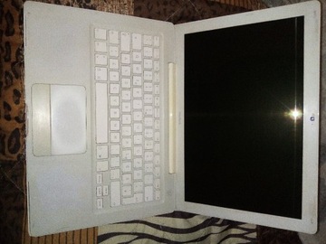 Apple Macbook model  1181 laptop 