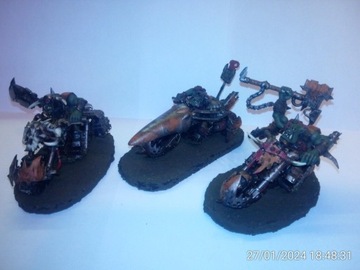 3 pomalowanych ork nobz na motorach