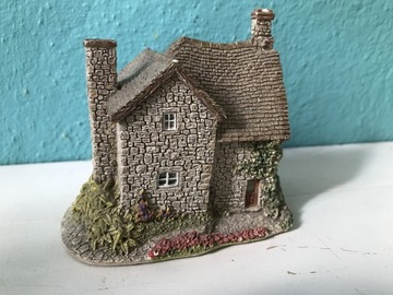 Lilliput lane pear tree house