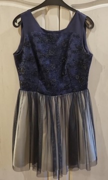 Granatowa sukienka koktajlowa z tiulem i cekinami