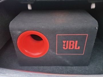 Subwoofer jbl + wzmacniacz 