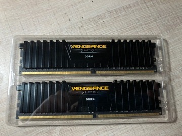 Używana pamięć RAM Corsair 16GB (2x8GB) 3200MHz CL16 Vengeance LPX Black