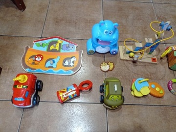 Zestaw zabawek dla dziecka - książki, samochody 