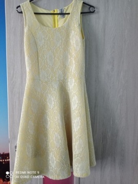 Sukienka żółta koronkowa