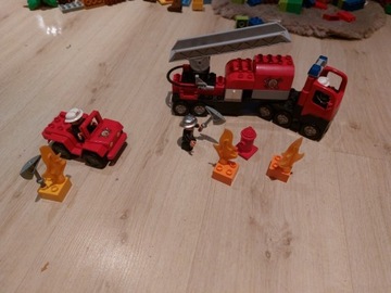 LEGO DUPLO 4977 + 6169 wóz stażacki + jeep dowódcy