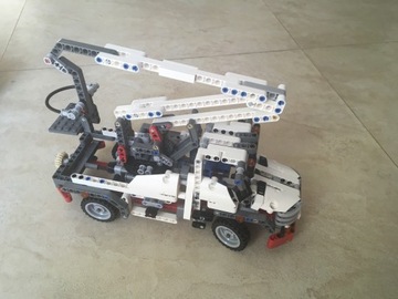 LEGO Technic Bucket Truck 8071 Technic podnośnik okazja