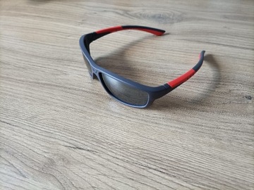 Nowe okulary przeciwsłoneczne dzieięce UNOFFICIAL