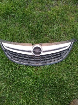 Grill atrapa zderzaka chlodnicy przod Opel Zafira C 2012-16 13300698