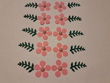 Kwiaty jasnoróżowe z listkami Handmade