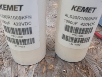 kondensatot KEMET 1000uf 420v