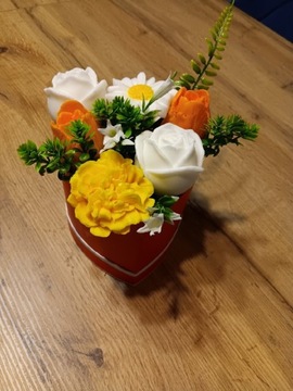 Flowerbox z kwiatów mydlanych - prezent, upominek 