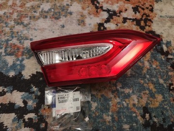 Lampa tył lewa w klapę toyota camry 8 VIII