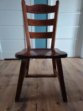  Krzesła profilowane dębowe