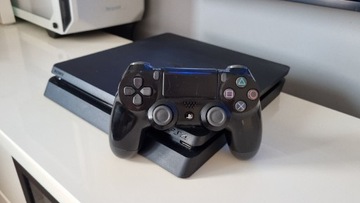 PS4 Slim 1TB  Oryginalny Pad V2 + Gra