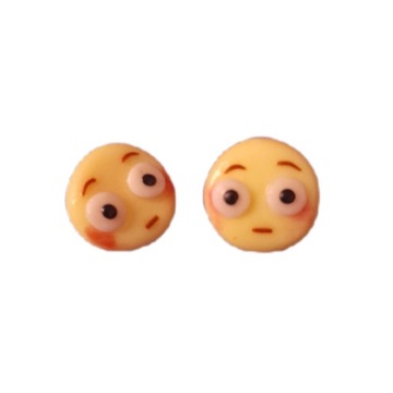 Kolczyki flattered emoji