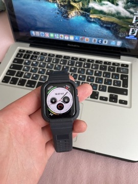 Apple Watch SE 44 Celluar+ PasekSpigen