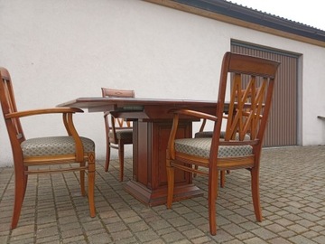 Stół rozkładany + 4 krzesła z podłokietnikami