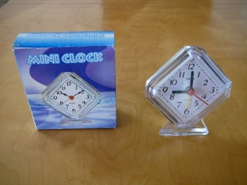Zegar budzik kwarcowy Kansai,fajny wygląd kształt