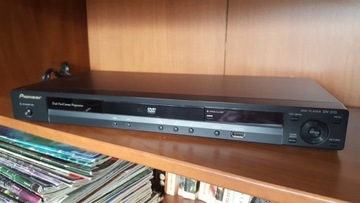 Odtwarzacz DVD PIONIEER  DV-220V-K  uszkodzony