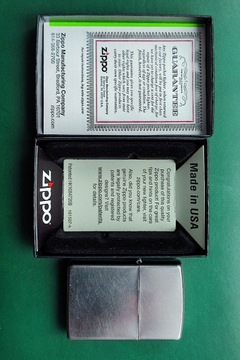 Zapalniczka zippo (szczotkowana).