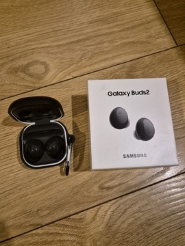 SŁUCHAWKI SAMSUNG BUDS 2 GRAPHITE STAN IDEALNY